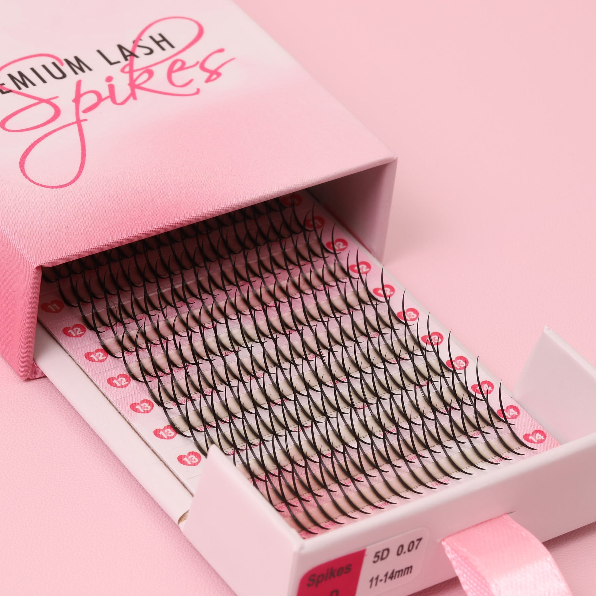 spike lash extensions.