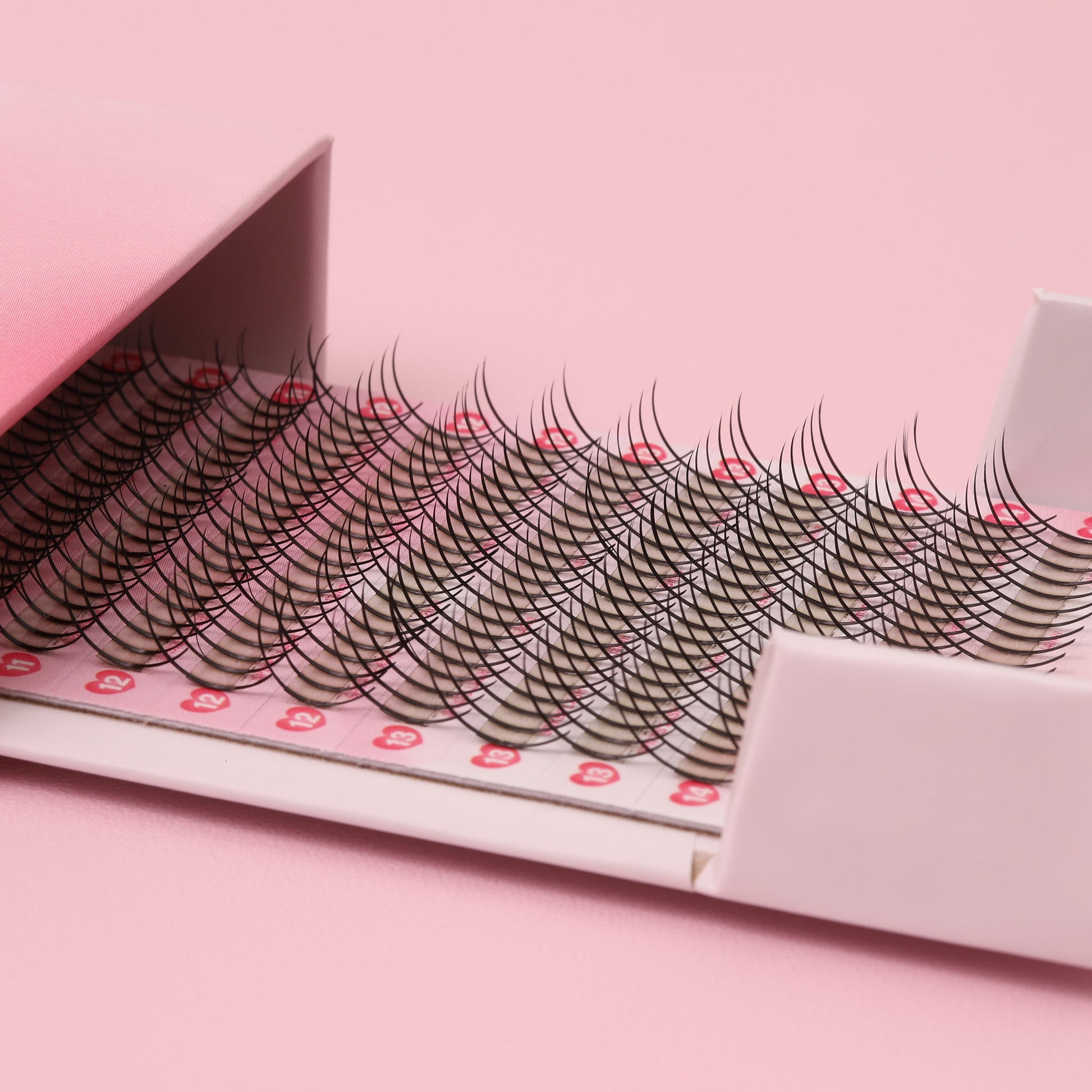 spike lash extensions.