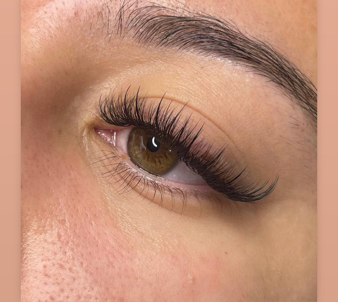 spike lash extensions.