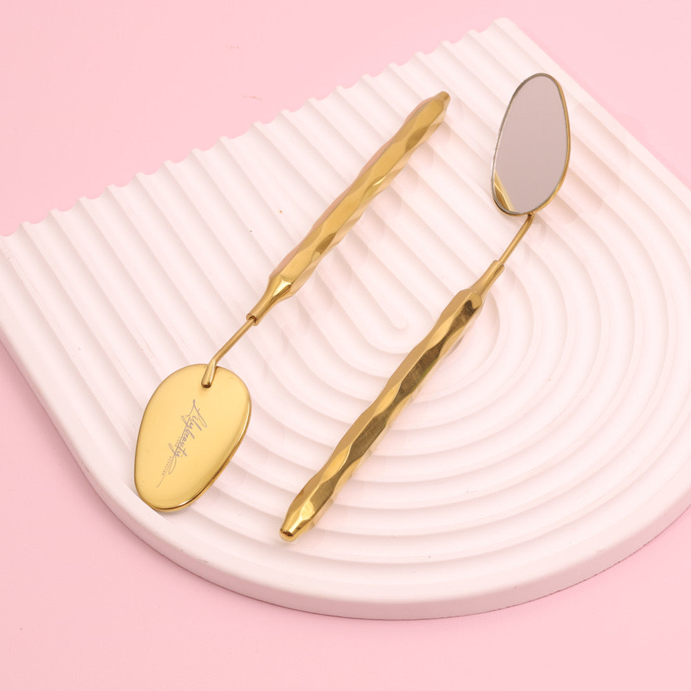 Lash Mirror